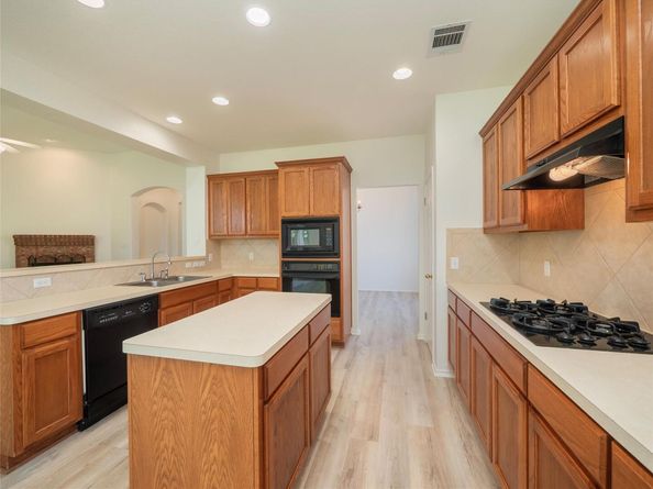 134 Retama DR, Georgetown TX 78626