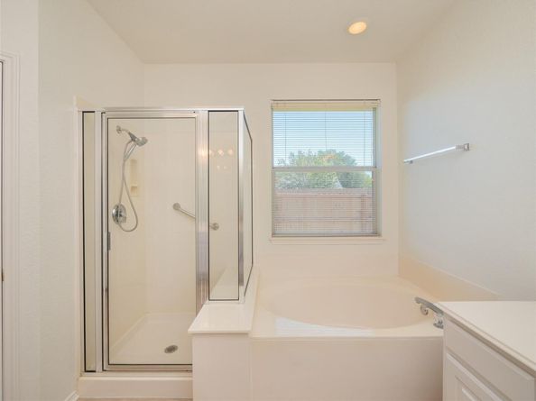 134 Retama DR, Georgetown TX 78626