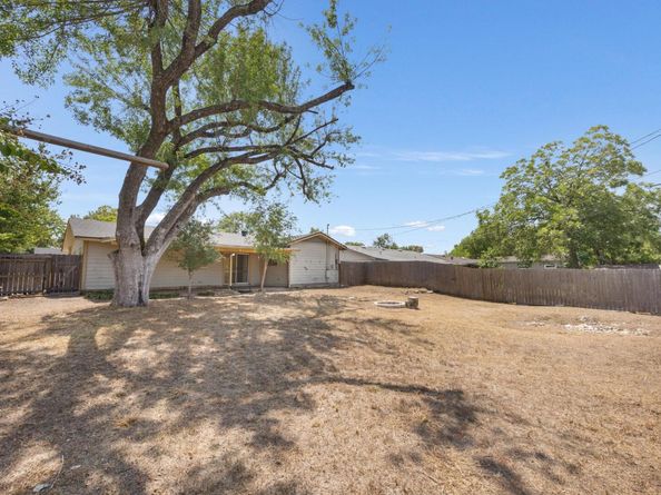 6906 Miranda DR, Austin TX 78752