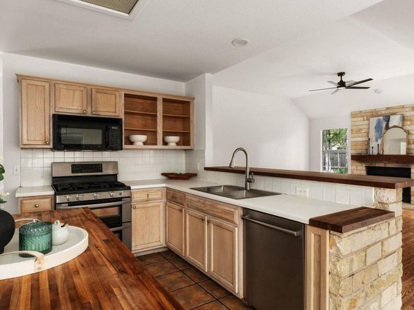 3320 Silkgrass BND, Austin TX 78748