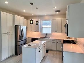 1500 Sylvan Glade unit 2b RD 2B, Austin TX 78745
