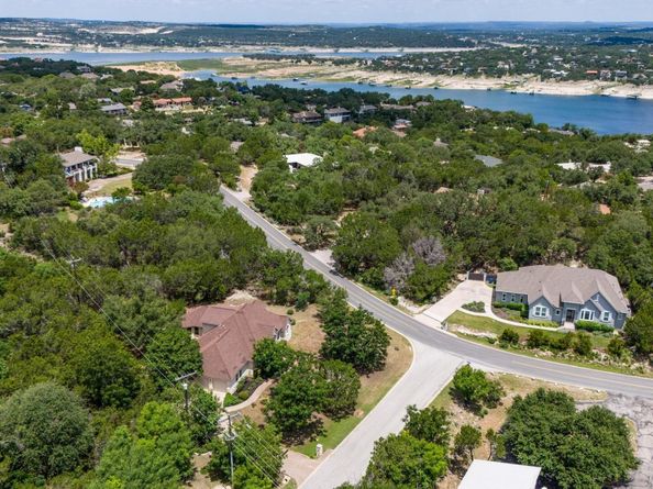501 Flamingo BLVD, Lakeway TX 78734