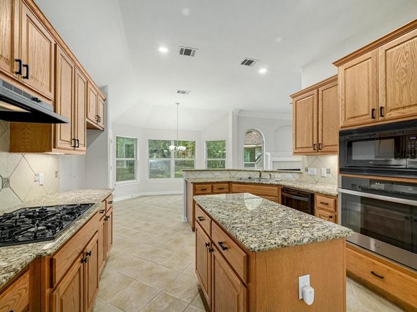 501 Flamingo BLVD, Lakeway TX 78734