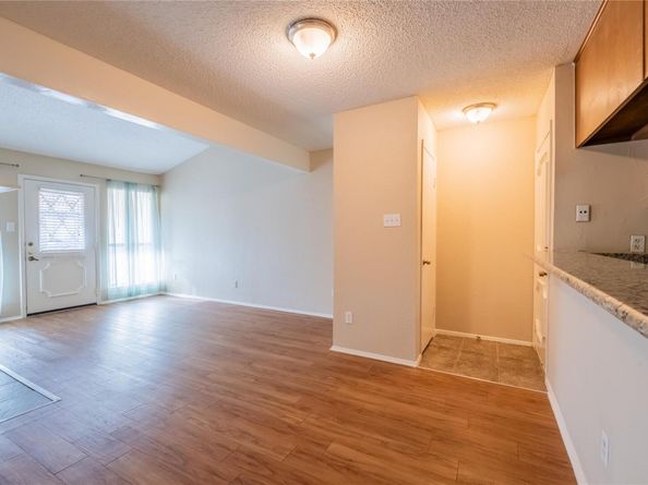 806 W 24th ST 320, Austin TX 78705