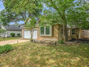 4015 Alexandria DR