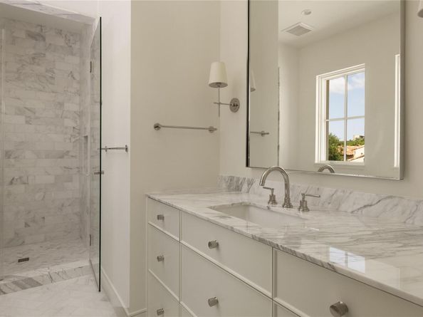 4401 Amarra DR 17, Austin TX 78735