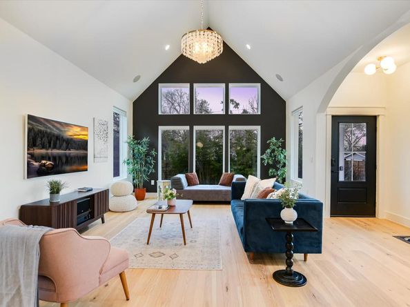 1506 Tillery ST, Austin TX 78702