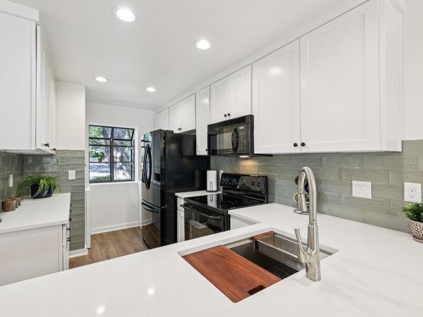 7122 Wood Hollow DR 52, Austin TX 78731