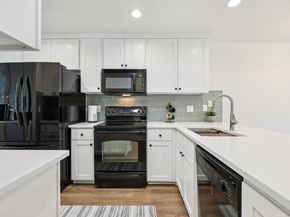 7122 Wood Hollow DR 52, Austin TX 78731