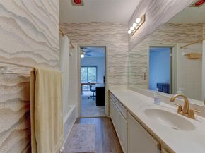 5701 Westslope DR B2, Austin TX 78731