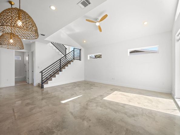 106 W Croslin St 1, Austin TX 78752