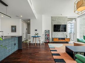 301 West Ave 2009, Austin TX 78701