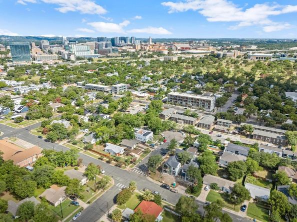1402 Cotton ST, Austin TX 78702