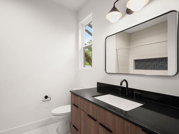 1402 Cotton ST, Austin TX 78702