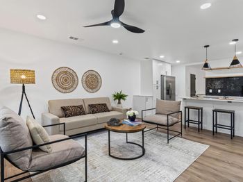 1601 N Redondo DR