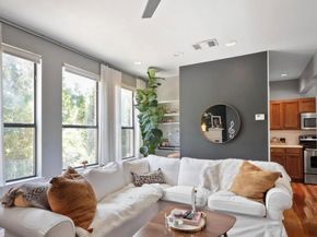 611 E 45th ST 25, Austin TX 78751