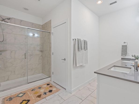 705 N Bluff DR 14, Austin TX 78745