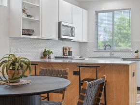 705 N Bluff DR 14, Austin TX 78745