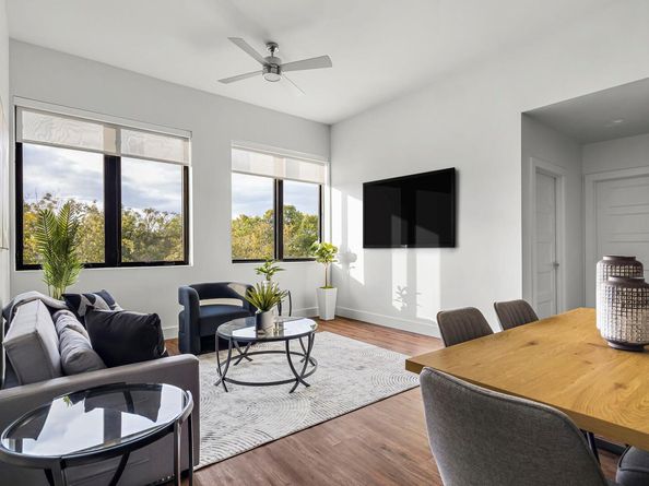 5515 Humming Bird LN 309, Austin TX 78745