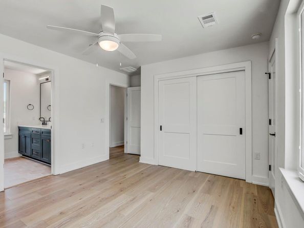 4127 E 12th ST 5, Austin TX 78721