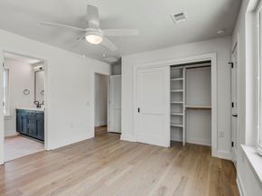 4127 E 12th ST 5, Austin TX 78721