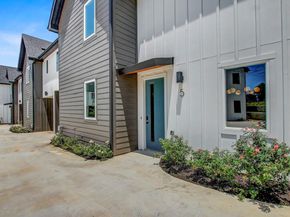 4127 E 12th ST 5, Austin TX 78721