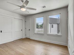 4127 E 12th ST 5, Austin TX 78721