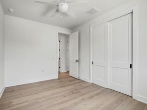 4127 E 12th ST 5, Austin TX 78721
