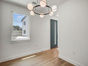 4127 E 12th ST 5, Austin TX 78721
