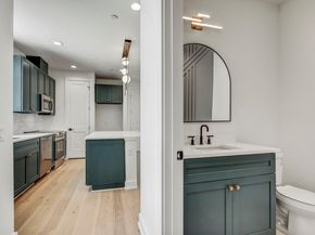 4127 E 12th ST 5, Austin TX 78721