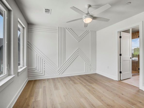 4127 E 12th ST 5, Austin TX 78721