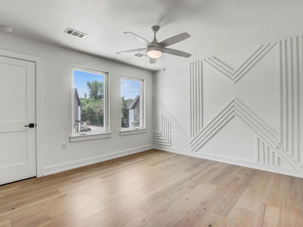 4127 E 12th ST 5, Austin TX 78721