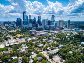 1111 W 10th ST 206, Austin TX 78703