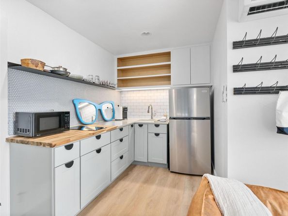 1111 W 10th ST 206, Austin TX 78703