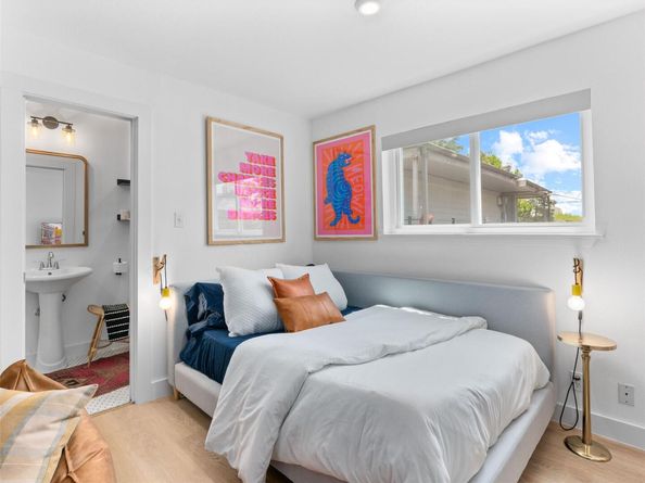 1111 W 10th ST 206, Austin TX 78703