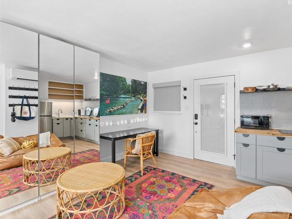 1111 W 10th ST 206, Austin TX 78703