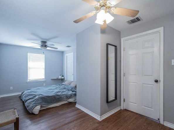 1220 Taylor ST, Austin TX 78702