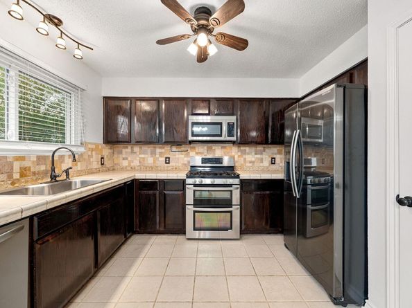 2602 Armstrong DR, Leander TX 78641