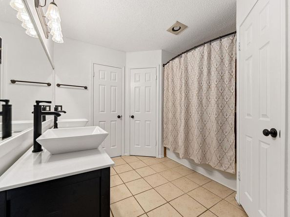 2602 Armstrong DR, Leander TX 78641