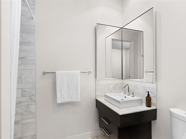 210 Lavaca ST 2211, Austin TX 78701