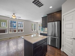 2004 Dinsdale LN, Austin TX 78741