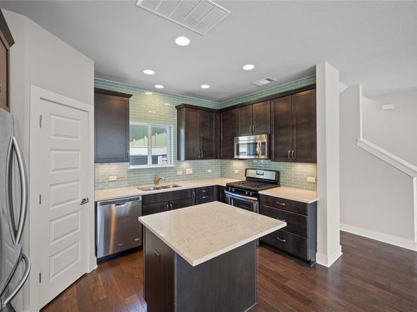 2004 Dinsdale LN, Austin TX 78741