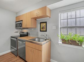 300 Crockett ST 114, Austin TX 78704