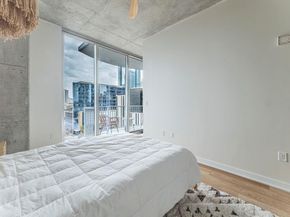 360 Nueces ST 1018, Austin TX 78701