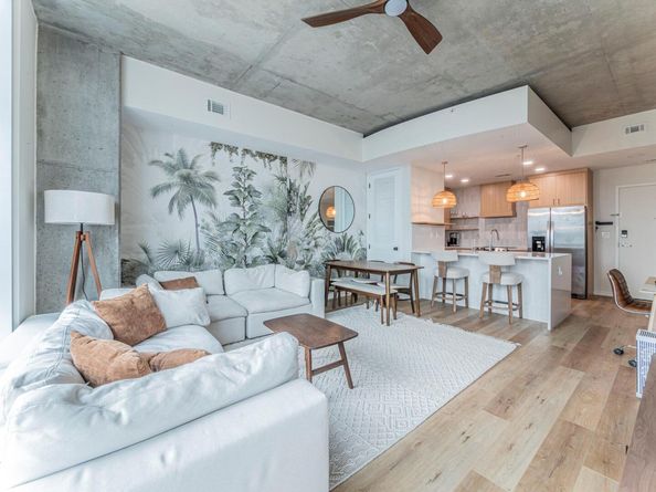 360 Nueces ST 1018, Austin TX 78701