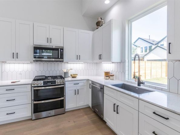 3600 Pennsylvania Ave 2, Austin TX 78721