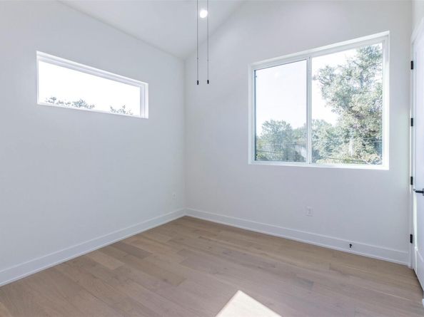 3600 Pennsylvania Ave 2, Austin TX 78721