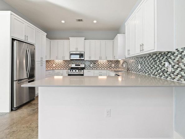 6301 Santos ST A, Austin TX 78741