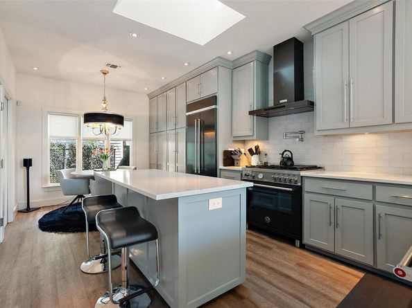 8832 Mountain Path CIR, Austin TX 78759