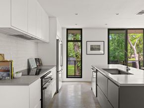 9400 Shady Oaks DR, Austin TX 78729